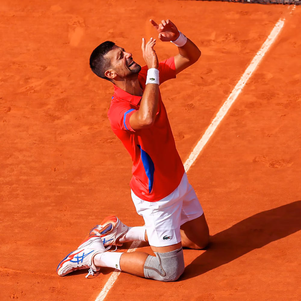 Paris: Serbia's Novak Djokovic reacts as he defeats Spain's Carlos Alcaraz during the men's singles tennis final at the Roland Garros stadium during the Paris Olympics 2024, Sunday, August 4, 2024, in Paris, France. (Photo: IANS/@OlympicKhel)
